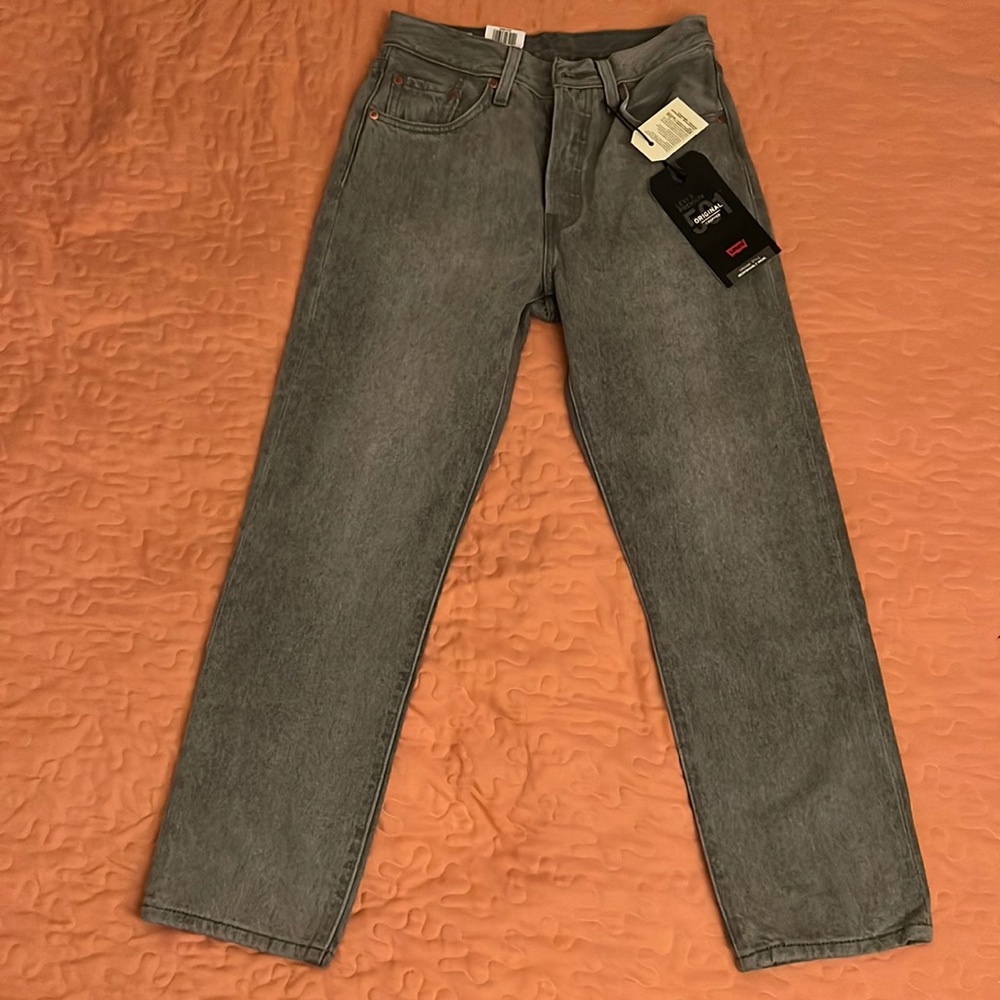 Levi’s 501 original cropped Women Size 24x26 100% Cotton New with tags